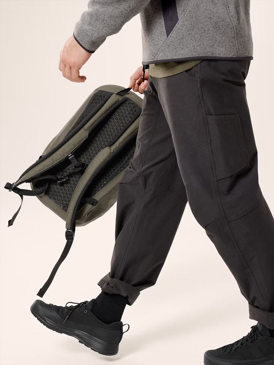 CIRRUS 30 TRAVEL BACKPACK - BLUE FOG