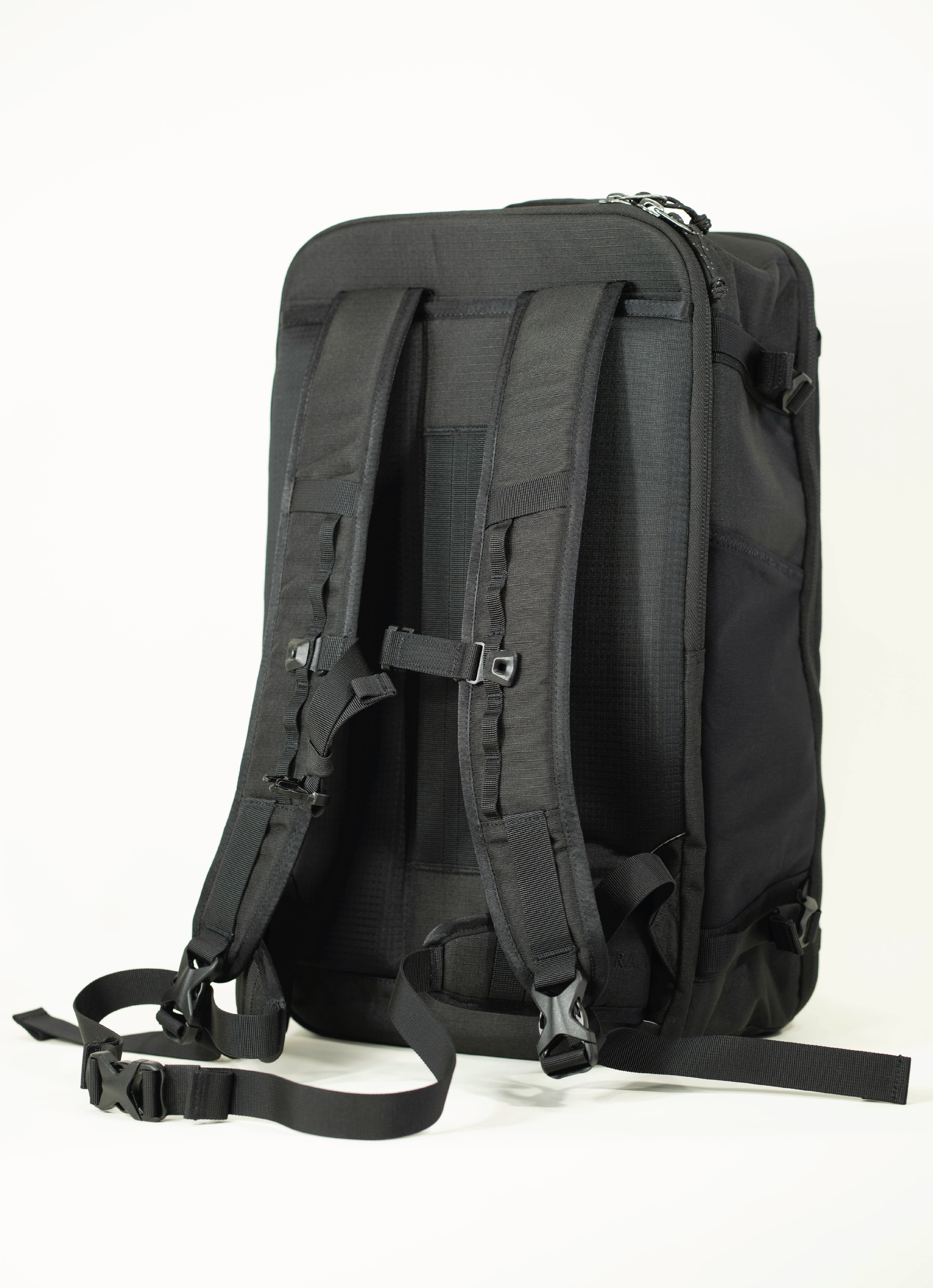 Cirrus 30 Travel Backpack - Black Storm